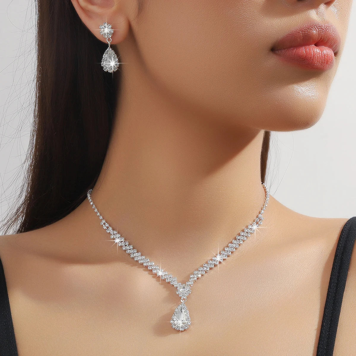 3 Pieces Of Fashionable Women's Water Drop Necklaces And Earrings Set For Wedding Season, Banquet And Party Accessories