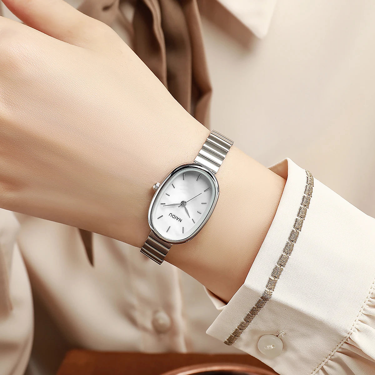 Ladies' exquisite high-value bar scale oval dial bamboo style steel strip quartz watch.