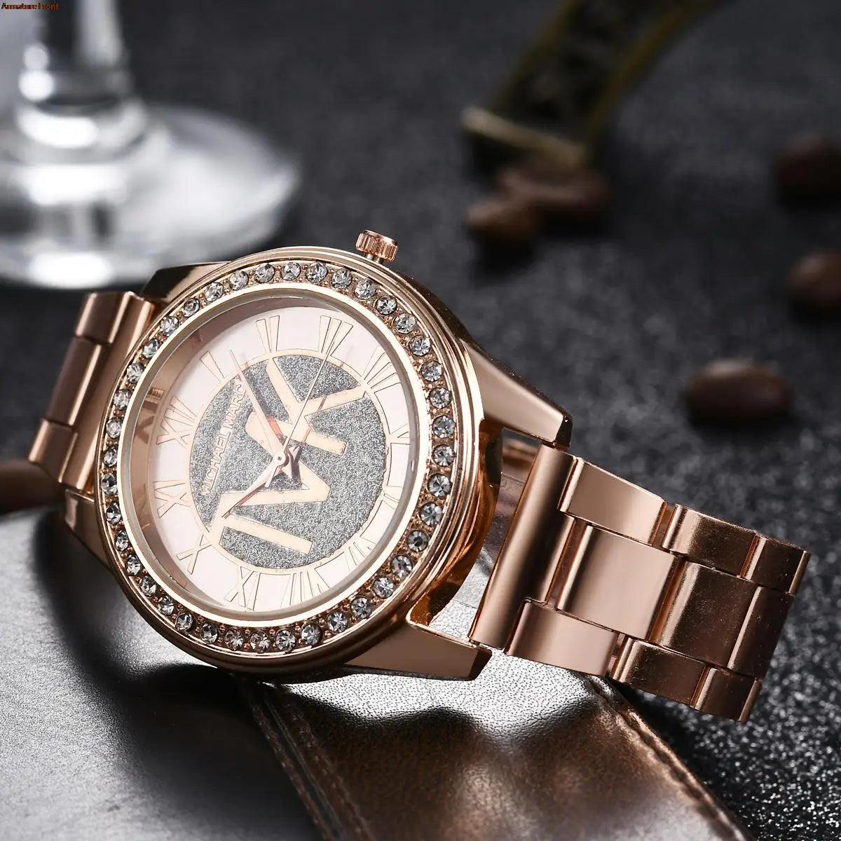 Luxury Women Watch Golden Stainless Steel Diamond Water Resistant Roman Digital Ladies Quartz Watches Relojes Digitales