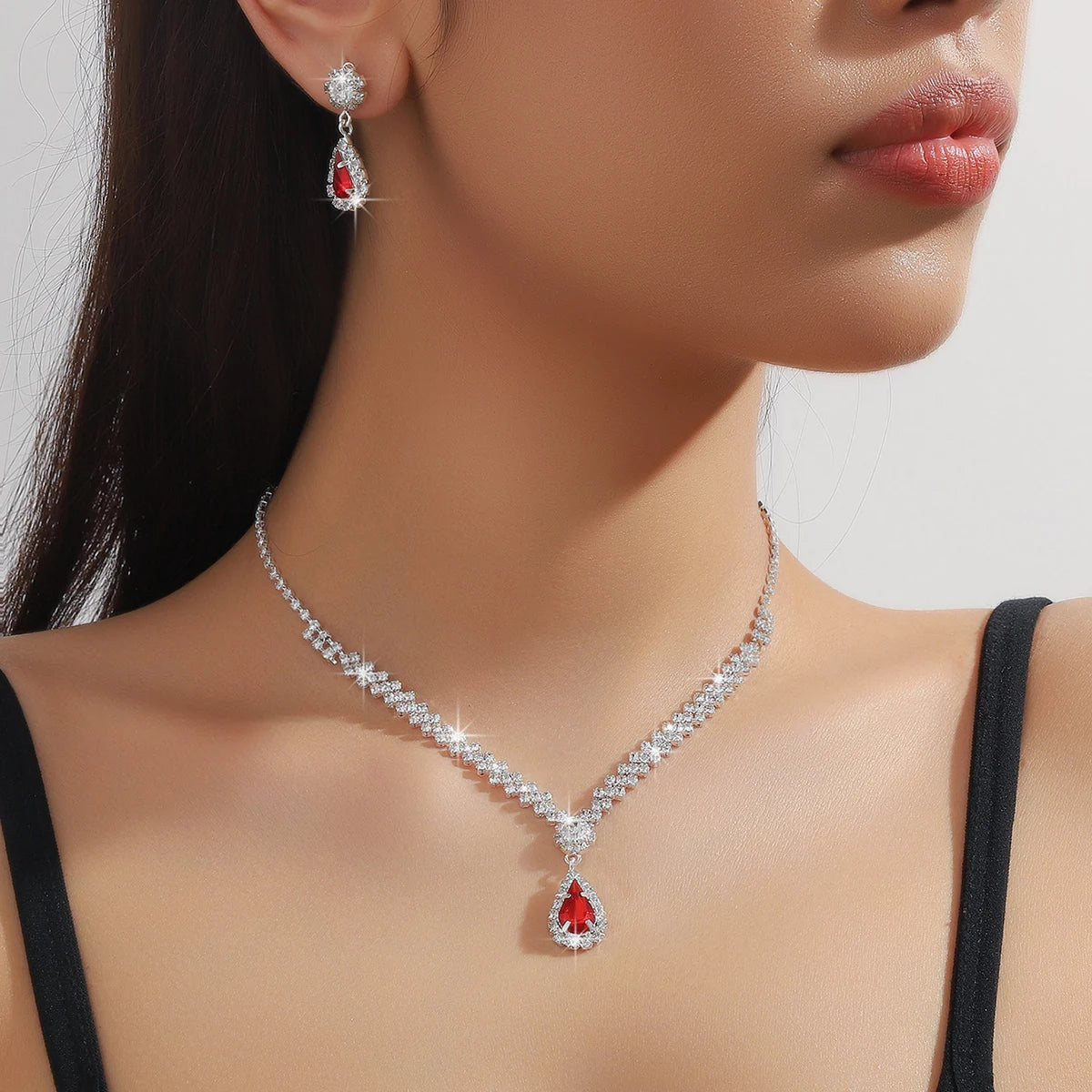 3 Pieces Of Fashionable Women's Water Drop Necklaces And Earrings Set For Wedding Season, Banquet And Party Accessories