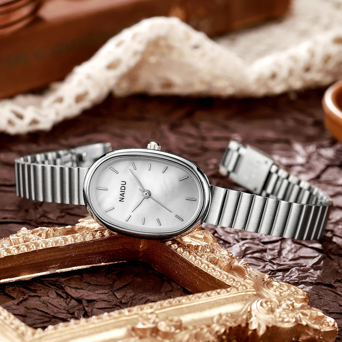 Ladies' exquisite high-value bar scale oval dial bamboo style steel strip quartz watch.