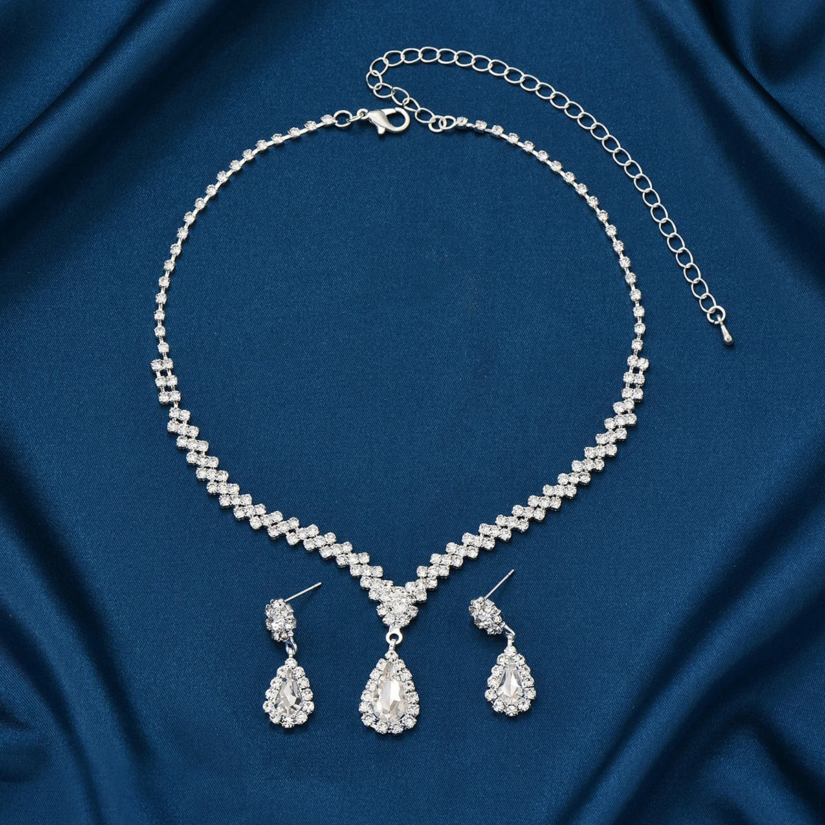 3 Pieces Of Fashionable Women's Water Drop Necklaces And Earrings Set For Wedding Season, Banquet And Party Accessories