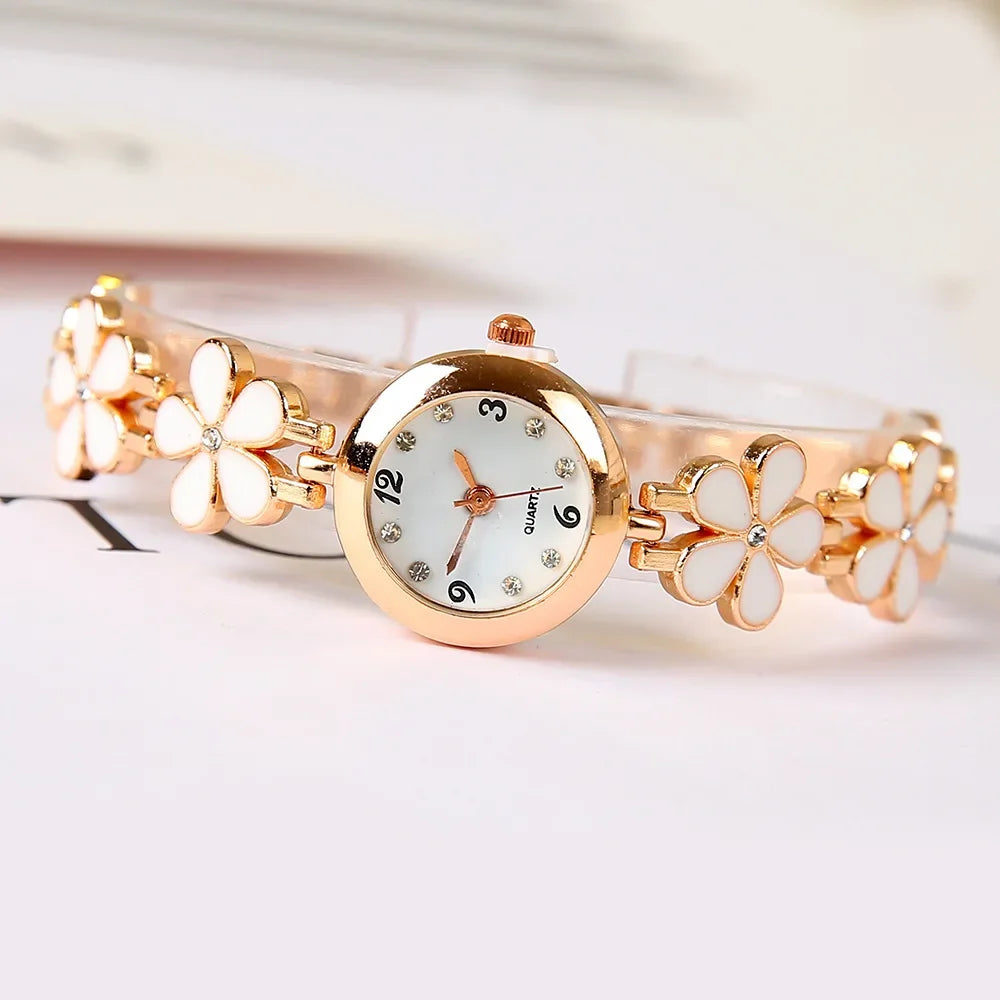 Fashion Versatile Women's Small and Cute Silver Steel Band Quartz Watch Women High Quality Silver Wristwatch Vintage Female Cloc